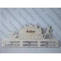 Érmeim futás éremtartó fiú éremtartó 3 osztás 2 sor névre szóló