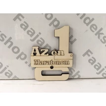 Első maratonom felirattal egy darabos éremtartó