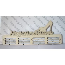 Megcsináltam éremtartó női cipős 4 osztás 3 soros