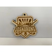 Jegkorong sport témájú fa érem